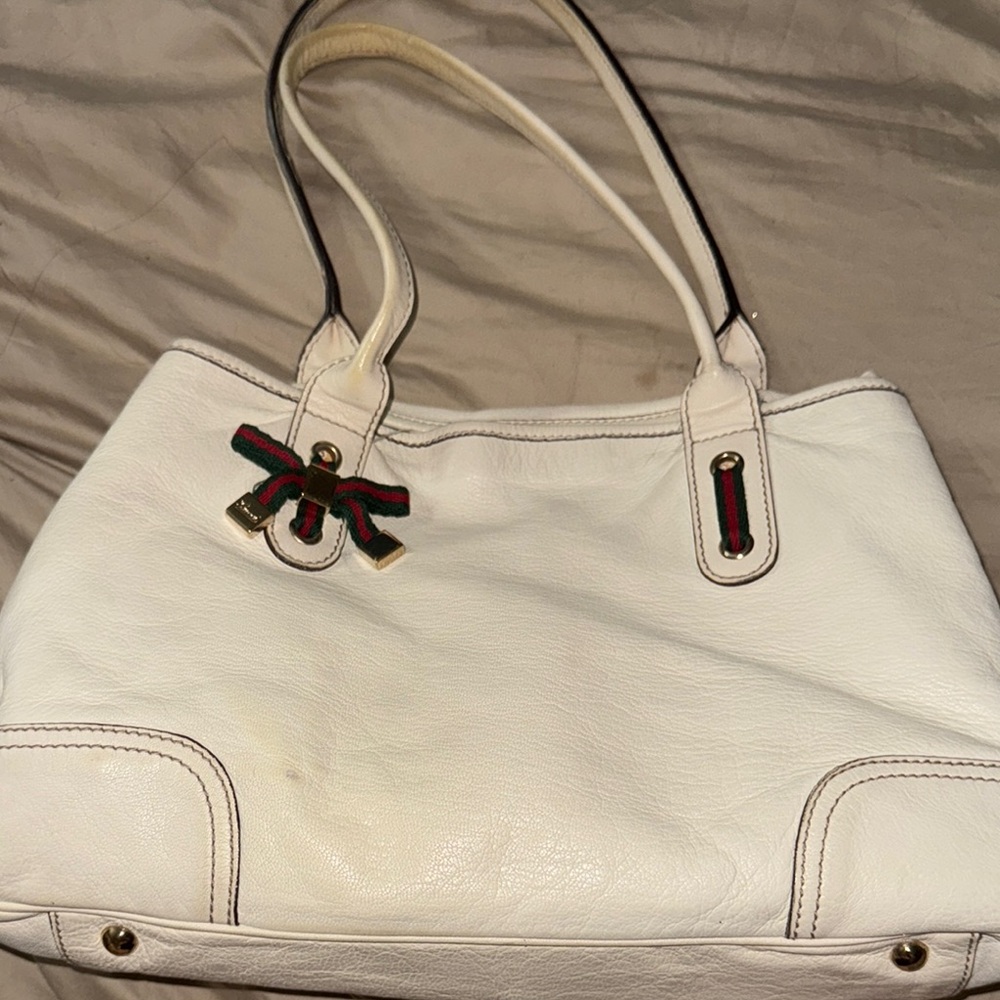Gucci White Leather Tote with Structured Design